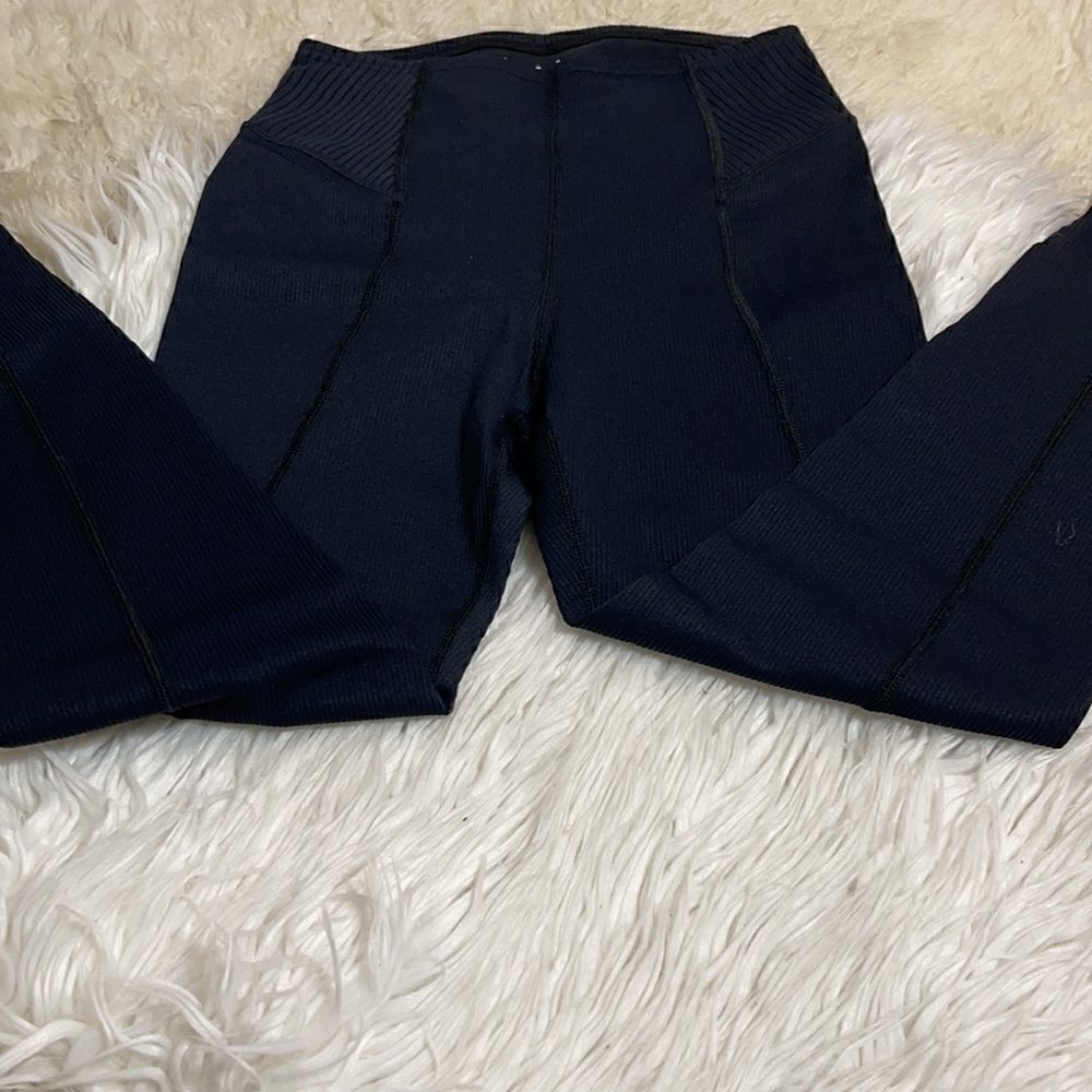 For love and lemons leggings Womens size small black active high waisted New - Picture 3 of 8